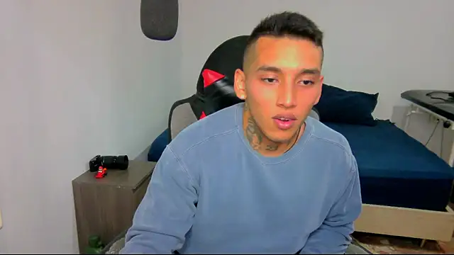 Snapshot of David_Adams2003 chatting on January 2025 05:23:02 PM David Adams2003 online show from January 2025 05:23:02 PM