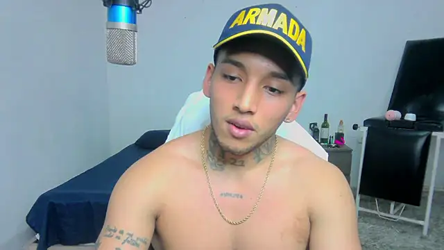 Snapshot of David_Adams2003 chatting on February 2025 05:26:01 PM David Adams2003 online show from February 2025 05:26:01 PM