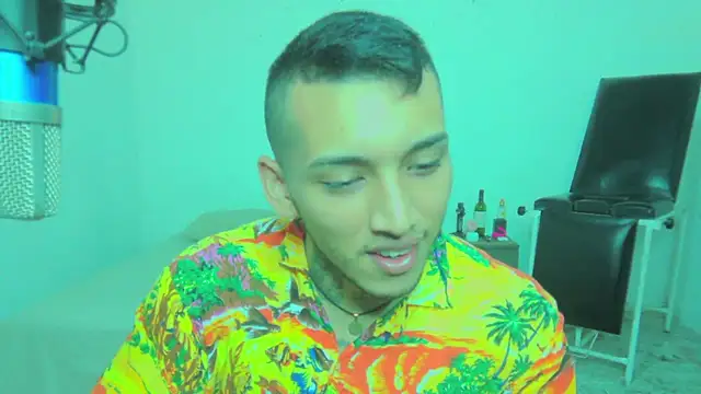 Snapshot of David_Adams2003 chatting on March 2025 01:39:01 PM David Adams2003 online show from March 2025 01:39:01 PM