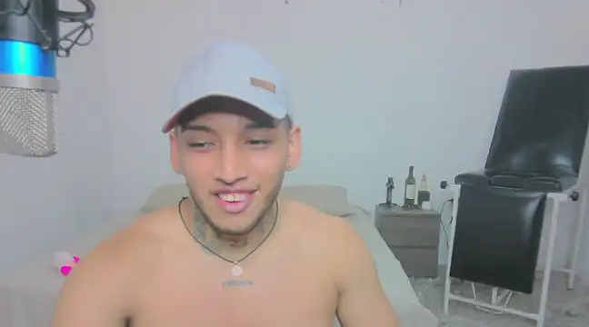 Snapshot of David_Adams2003 chatting on March 2025 01:24:02 PM David Adams2003 online show from March 2025 01:24:02 PM