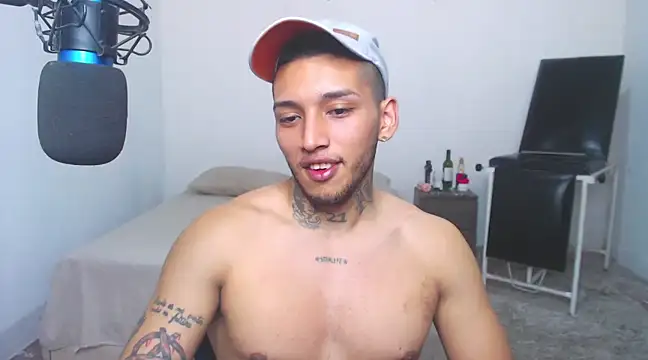 Snapshot of David_Adams2003 chatting on March 2025 01:29:02 PM David Adams2003 online show from March 2025 01:29:02 PM