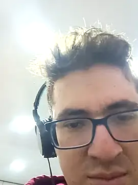 Snapshot of MrBelac chatting on November 2025 06:32:01 PM MrBelac online show from November 2025 06:32:01 PM