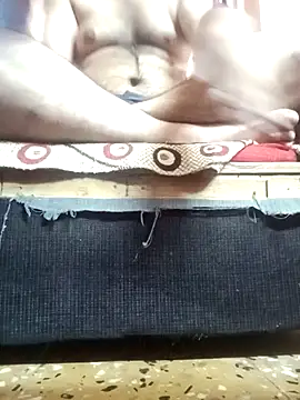 Snapshot of r379 chatting on November 2025 04:01:02 AM r379 online show from November 2025 04:01:02 AM