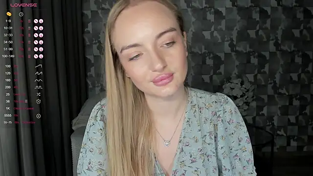 A delina online show from November 2025 01:11:01 PM