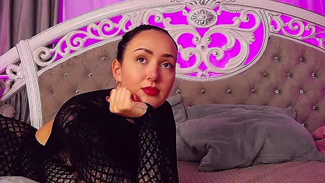 KimKhallifa online show from October 2025 04:55:02 AM