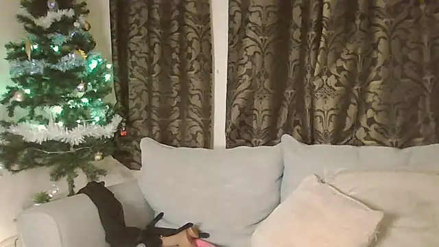 DDnaughty online show from December 2025 01:21:02 AM