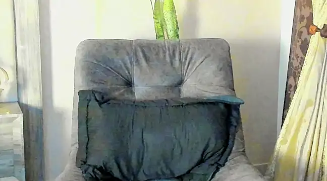 benjamincol online show from February 2025 05:50:02 AM