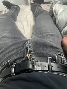 Snapshot of MrLatinKing chatting on January 2025 11:40:02 PM MrLatinKing online show from January 2025 11:40:02 PM