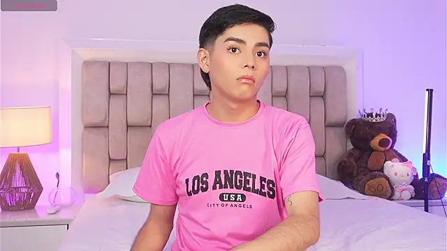 Maxi little online show from March 2026 08:05:01 PM