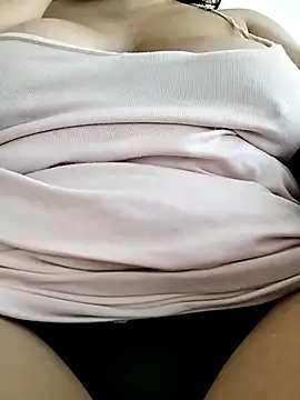 Snapshot of Betty2u chatting on March 2025 08:26:01 AM Betty2u online show from March 2025 08:26:01 AM