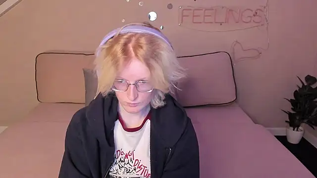 Snapshot of ElizabethHarpper chatting on September 2025 01:05:02 AM ElizabethHarpper online show from September 2025 01:05:02 AM