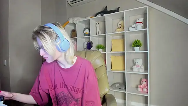 Snapshot of ElizabethHarpper chatting on November 2025 01:07:02 AM ElizabethHarpper online show from November 2025 01:07:02 AM