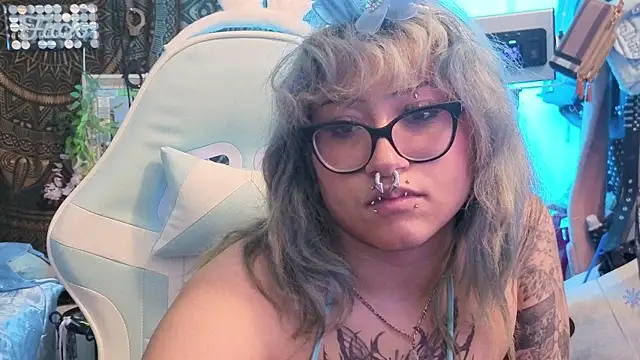 deluxxxeblu online show from January 2026 01:55:02 AM