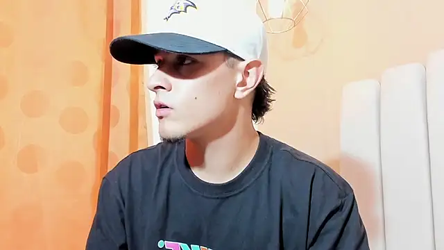 DAVID VICTORIAA online show from February 2025 01:11:01 PM