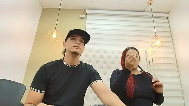 DAVID VICTORIAA online show from November 2025 01:00:01 PM