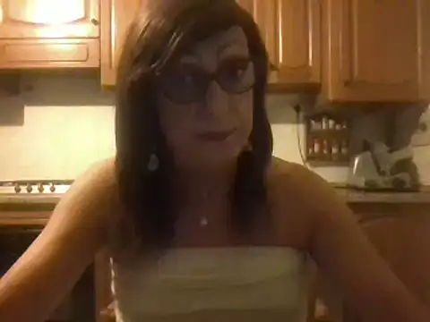 Snapshot of Tiabet chatting on September 2025 08:09:01 PM Tiabet online show from September 2025 08:09:01 PM