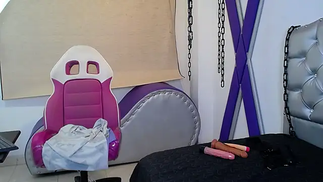 Sara Davina online show from March 2025 10:41:01 AM