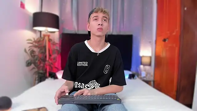 Brian-Ausslos online show from January 2025 04:06:01 AM