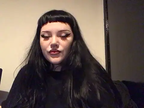 Snapshot of Gothicsiren chatting on December 2024 02:17:01 AM Gothicsiren online show from December 2024 02:17:01 AM