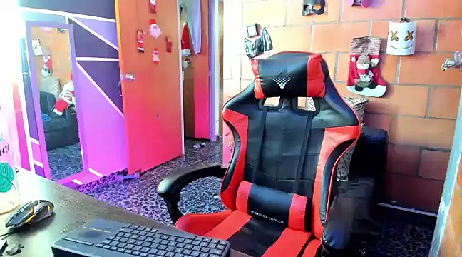 Adam Valenciia online show from December 2024 02:14:02 PM