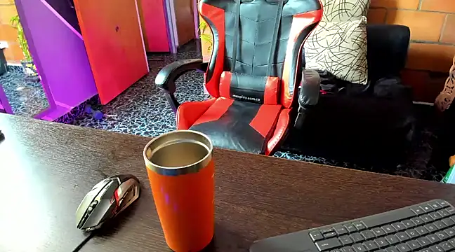 Adam Valenciia online show from February 2025 03:59:02 PM