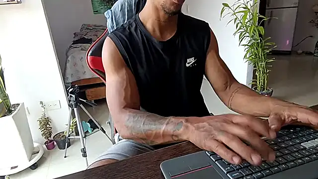 Adam Valenciia online show from February 2026 04:59:01 PM