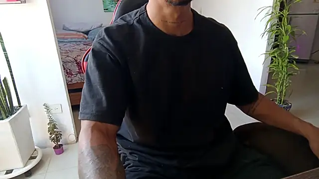 Adam Valenciia online show from March 2026 03:39:01 PM