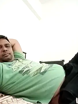 Snapshot of jemes21in chatting on March 2025 01:56:02 AM jemes21in online show from March 2025 01:56:02 AM