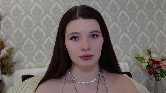 Nellie Medina online show from January 2025 01:00:01 AM