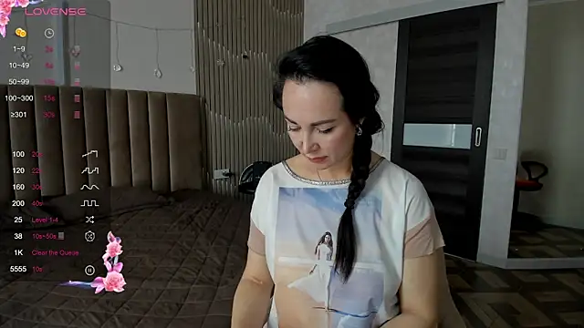 Monica Weiss online show from February 2026 11:08:02 AM