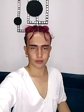 Snapshot of Lian_Noath chatting on February 2025 11:04:01 PM Lian Noath online show from February 2025 11:04:01 PM