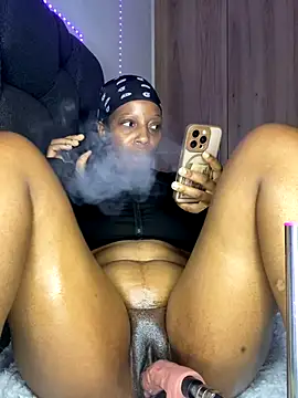 Thando04 online show from October 2025 06:09:02 PM