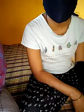 lovelygirl4567 online show from March 2025 05:33:02 AM