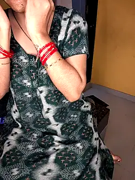 lovelygirl4567 online show from September 2025 04:32:02 PM