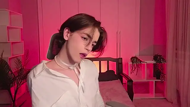 b0y fantasy online show from February 2025 06:10:01 PM