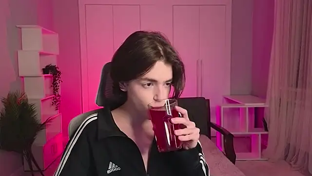 b0y fantasy online show from February 2025 06:12:01 PM