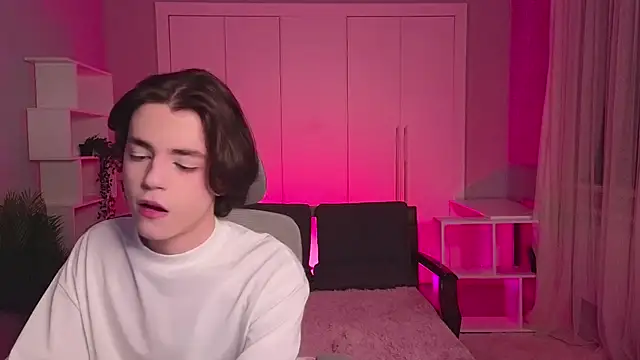 b0y fantasy online show from February 2025 05:52:02 PM