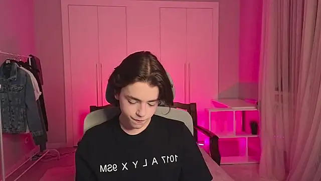 b0y fantasy online show from February 2025 06:04:02 PM