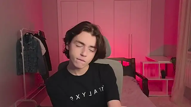 b0y fantasy online show from February 2025 05:47:01 PM