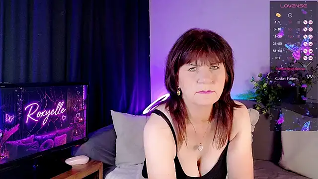 Snapshot of roxyyyrose chatting on June 2026 06:54:01 PM roxyyyrose online show from June 2026 06:54:01 PM