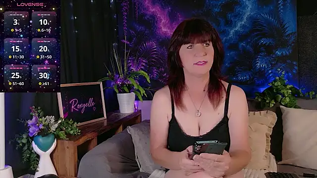 Snapshot of roxyyyrose chatting on July 2026 09:32:01 PM roxyyyrose online show from July 2026 09:32:01 PM
