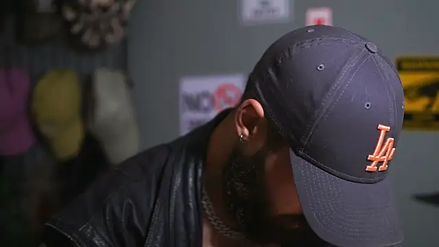 HairyRobxxx online show from November 2025 04:29:02 PM