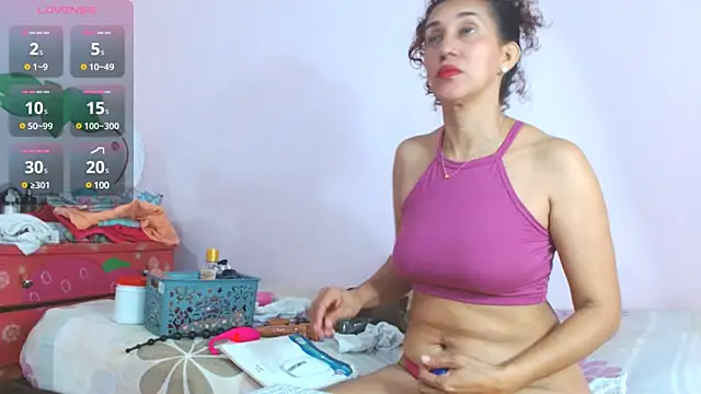 latinabueno41 online show from March 2025 01:09:01 AM