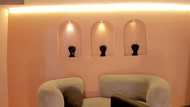 NiaSalvatore online show from October 2025 11:11:01 AM