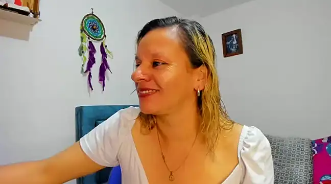 sofi saliva2511 online show from March 2025 11:28:02 PM