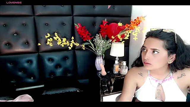 Carolaine01 online show from February 2025 01:25:02 AM