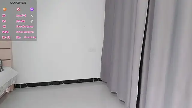 Lucky-xiuxiu online show from November 2025 02:50:01 PM