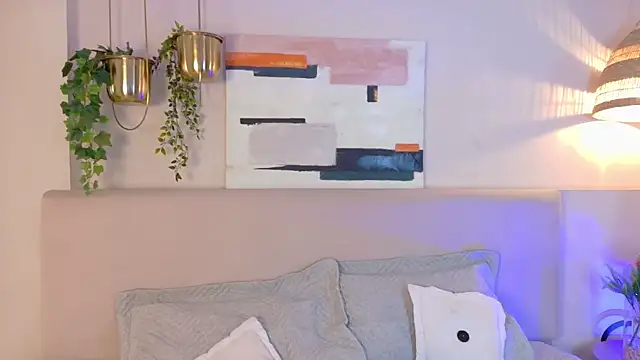 AbieHills online show from November 2025 11:43:01 AM