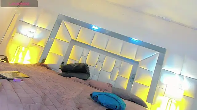 Gisele fox online show from March 2026 07:18:02 PM