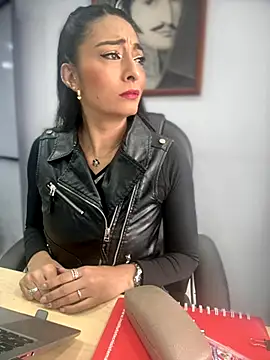 BELLA--26 online show from December 2025 01:20:02 PM